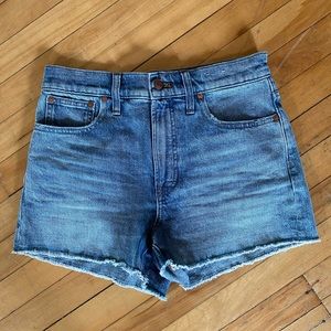 Madewell The Perfect Jean Short in Balsam Wash Denim Cut Off MC647